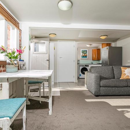Whitby Studio - Mairangi Bay Beach Auckland Exterior photo